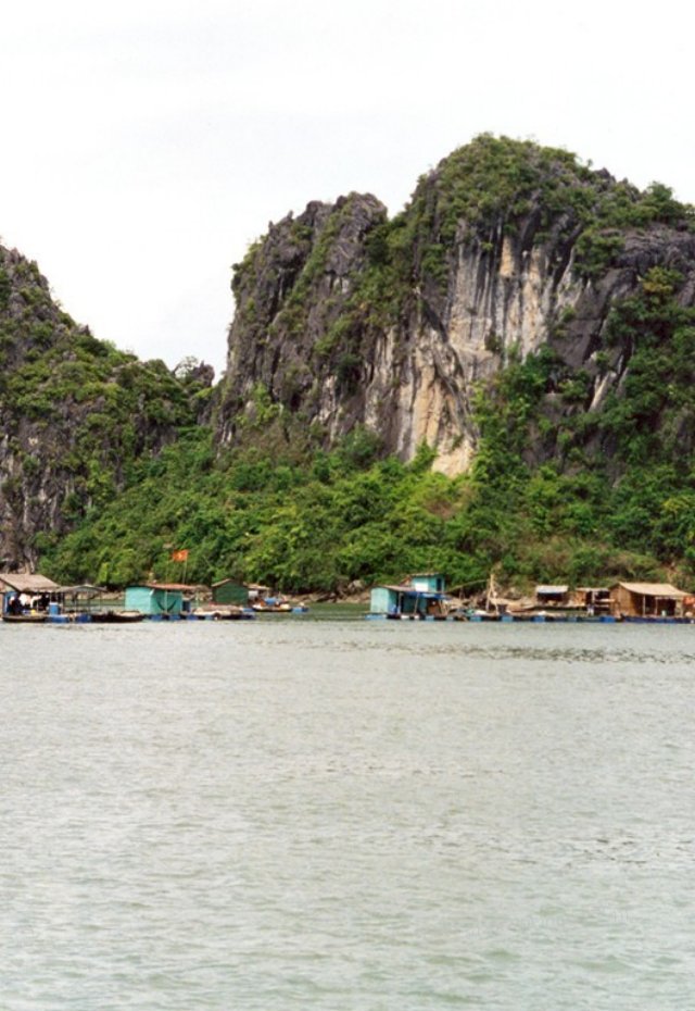 hanoihalongbay2.jpg